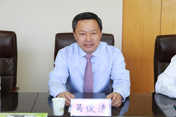 新葡的京官网举行荣聘金智新院士仪式 新葡的京官网举行荣聘金智新院士仪式