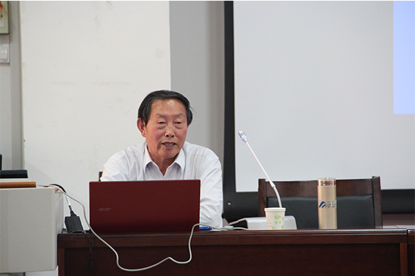 《干旱区资源与环境》主编胡春元教授来新葡的京官网进行学术交流 《干旱区资源与环境》主编胡春元教授来新葡的京官网进行学术交流