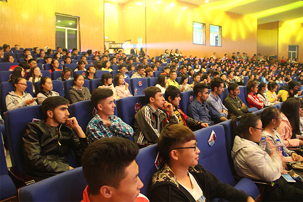 350vip8888新葡的京集团举行2016级新生开学典礼暨迎新晚会 350vip8888新葡的京集团举行2016级新生开学典礼暨迎新晚会